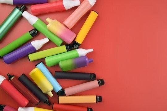 Vape cihazınız için en iyi elektronik sigara pil şarj aleti seçenekleri